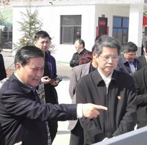 熱烈歡迎河南省副省長(zhǎng)武國(guó)定、汝陽(yáng)縣縣委書(shū)記潘峰到我廠指導(dǎo)工作